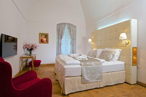 Z�mek Ratm??ice - Hotel & Resort