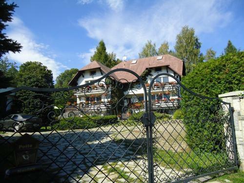 Hostal Pension Dana