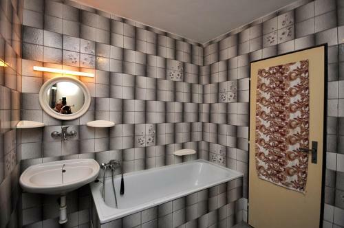 Holiday Home In Tetin 1297