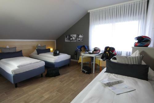 Hotel & Restaurant H�llen