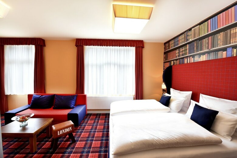 Moments Boutique Hotel