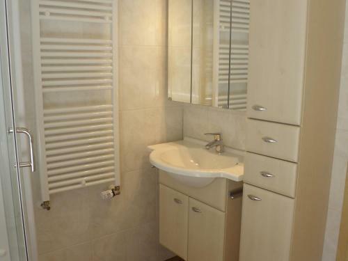 Holiday Home Bungalowpark Schnee-eifel