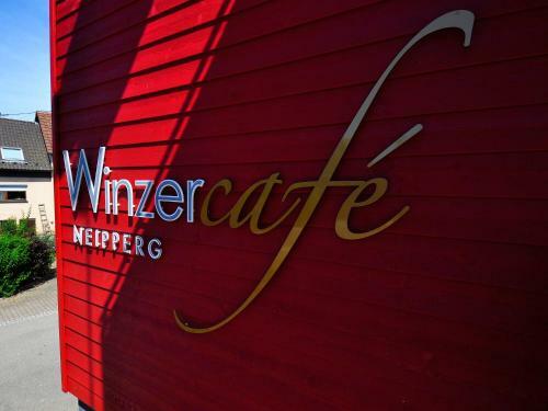 Apartamento Winzercafe Neipperg Ferienwohnungen