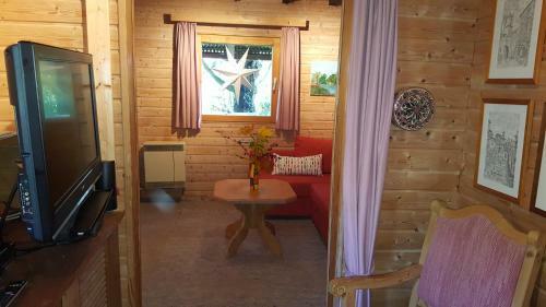 Maison De Vacances Avec Grand Jardin