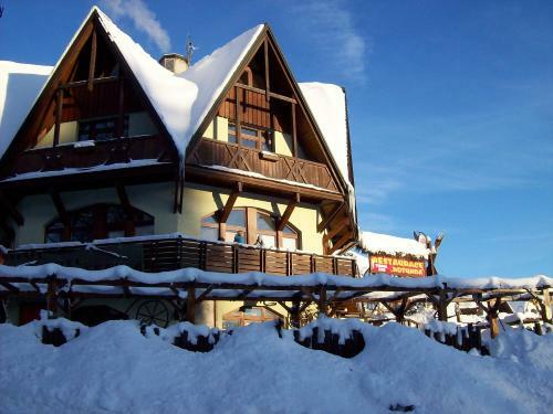 Hostal Penzion Rotunda