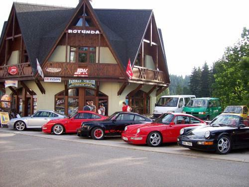 Hostal Penzion Rotunda