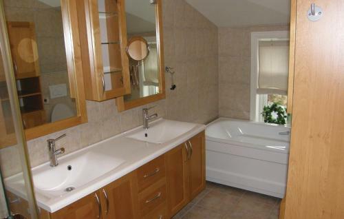Holiday Home Nedre Vats �msosen II