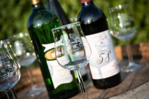 Hotel Weinschl��chen Im Weingut Roos