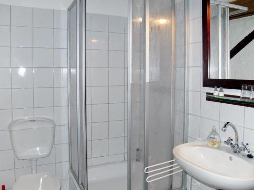 Holiday Home Gut H�rne (wgt200)