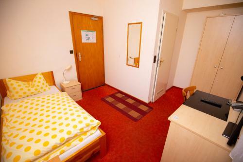 Elim Hotel
