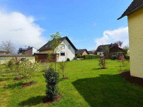 Spacious Holiday Home With Fenced Garden In Morz