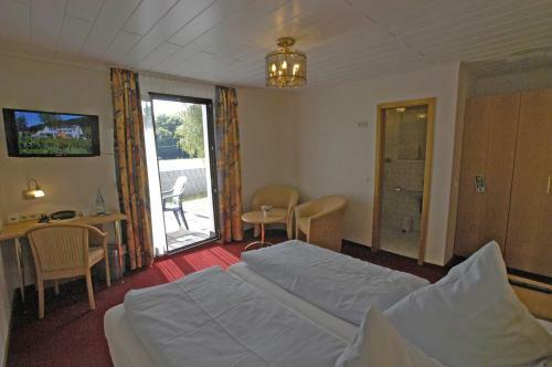 Land-gut-hotel Strand-caf�