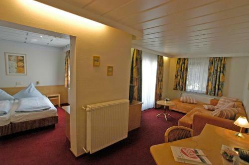 Land-gut-hotel Strand-caf�