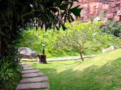 Dongguan Oyc Crown Prince Hotel