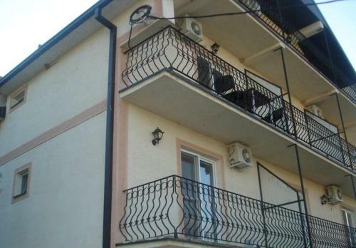 Hostal Apartments Dan Dar