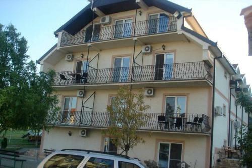 Hostal Apartments Dan Dar