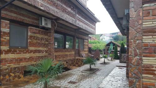 Hostal Apartments Dan Dar