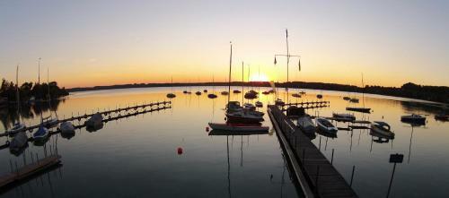 Hostal Pension Am See