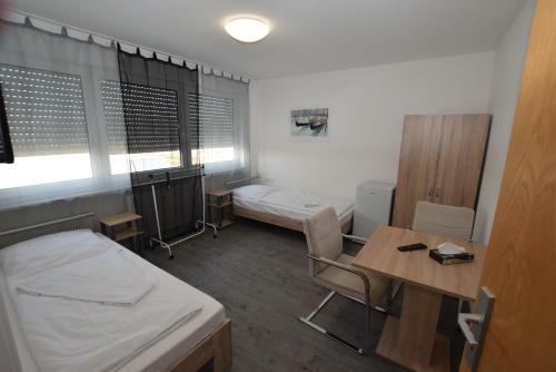 Hostal Monteurzimmer Messe Airport