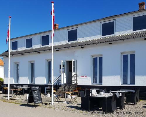 Hotel Tante Tut & Onkel E