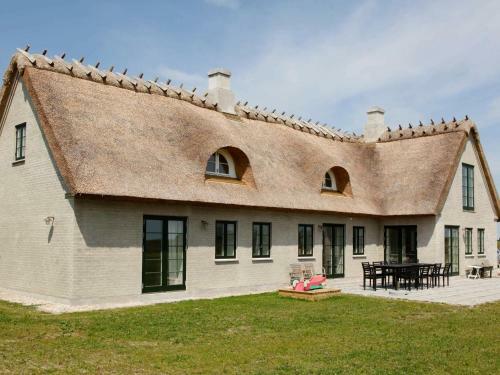 Three-bedroom Holiday Home In Idestrup 4