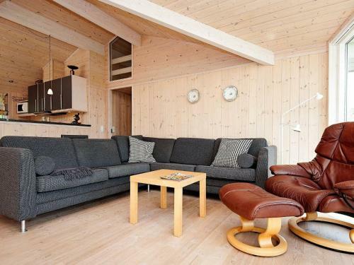Two-bedroom Holiday Home In Pr�ssebo