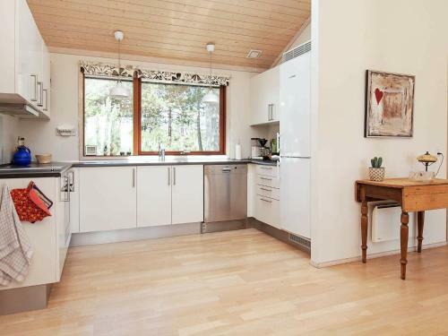 Three-bedroom Holiday Home In R�rvig 1