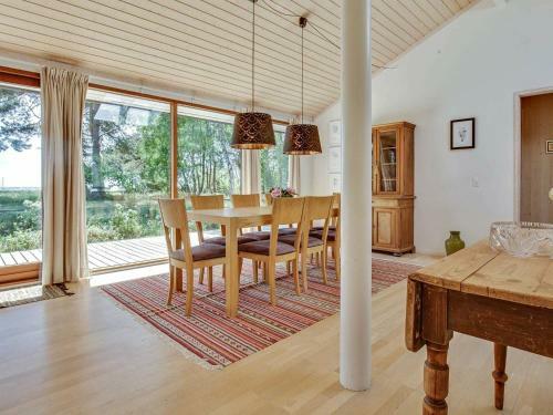 Three-bedroom Holiday Home In R�rvig 1