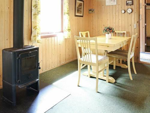 Two-bedroom Holiday Home In Ulfborg 4