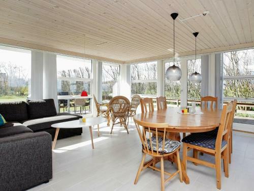 Two-bedroom Holiday Home In Vinderup 4