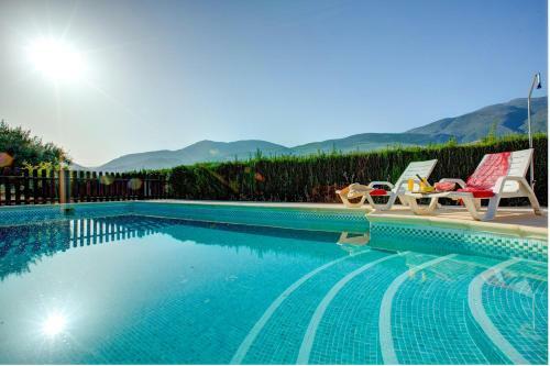 Los Tablones Villa Sleeps 4 Pool Wifi