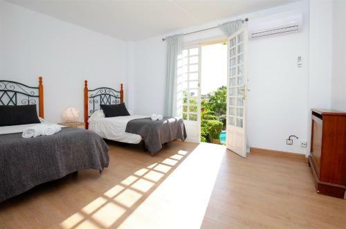 Villa Son Vida Home And Golf