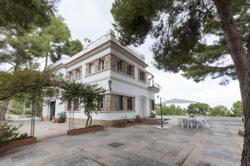 Villa Gurugu