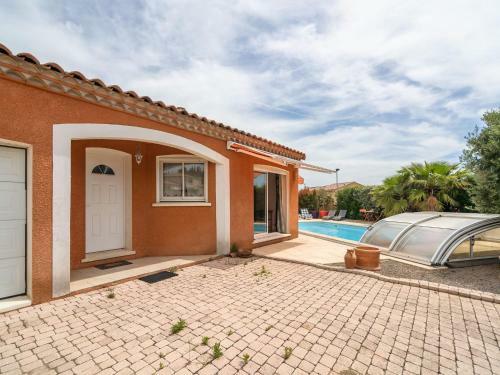 Quaint Villa In Aigues-vives With Private Pool