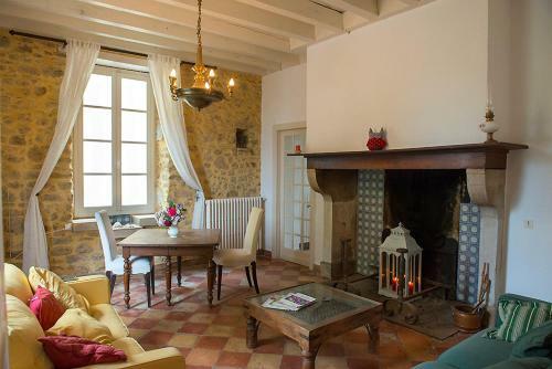 Arsague Villa Sleeps 6 Pool Wifi