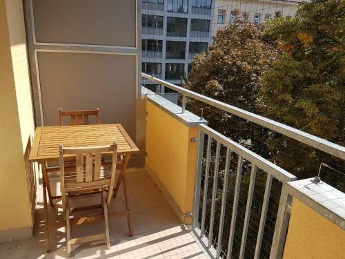 Govienna Bright River Apartment