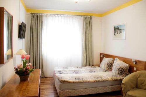 Chicken King's Rooms