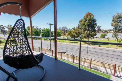 Hostal Bendigo Lakeside Accommodation