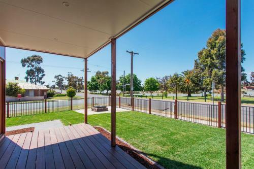 Hostal Bendigo Lakeside Accommodation