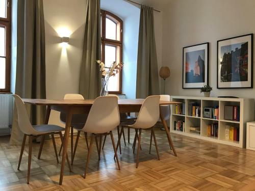 Apartments Near Rathaus