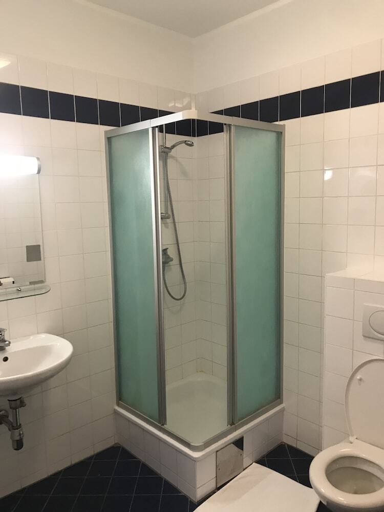 Ea Hotels (best Apartments)