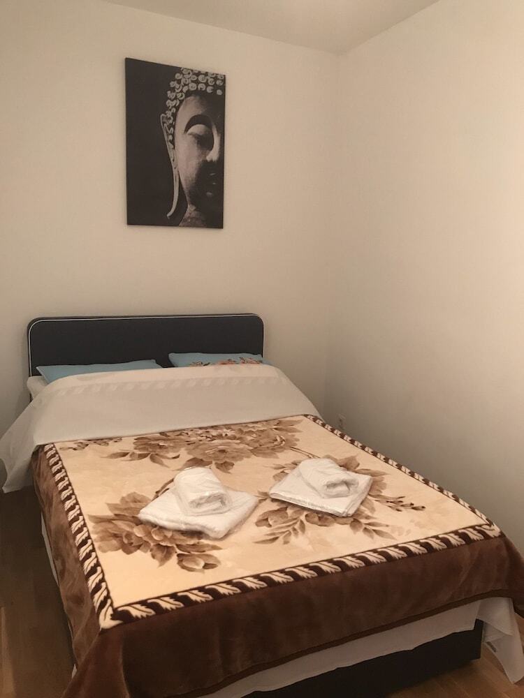 Ea Hotels (best Apartments)