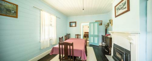 Hostal Currango Cottages