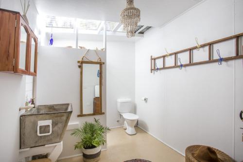 681 Murramarang Rd - Retro Beach Cottage