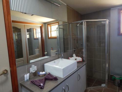Lodge R On The Downs Bnb & Cottages