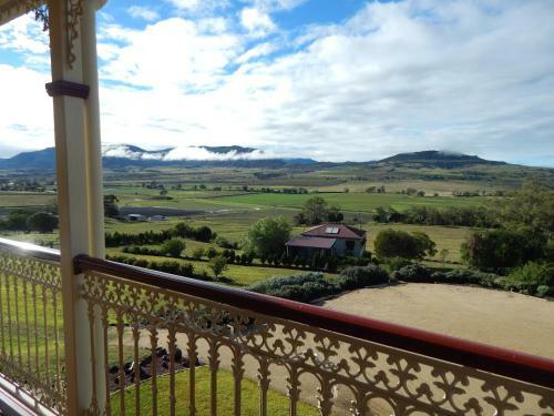 Lodge R On The Downs Bnb & Cottages