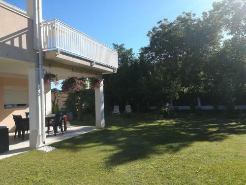 Hostal Riverside Guesthouse