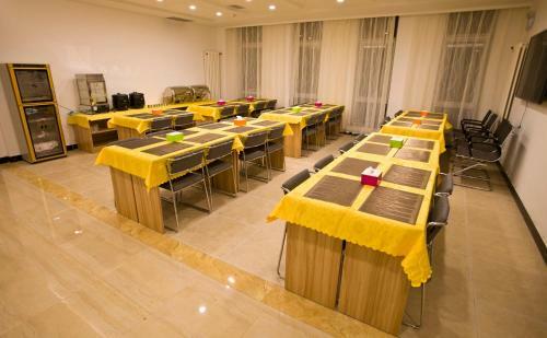 Junyi Hotel Shandong Heze Dongming County Government Building