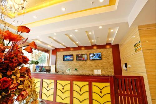 Greentree Inn Golmud City Southern Suburb Express Hotel