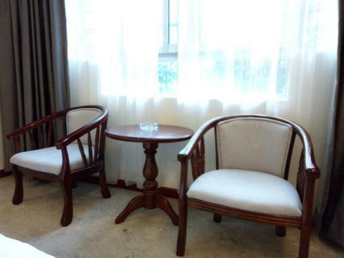 Lang Quan Holiday Hotel